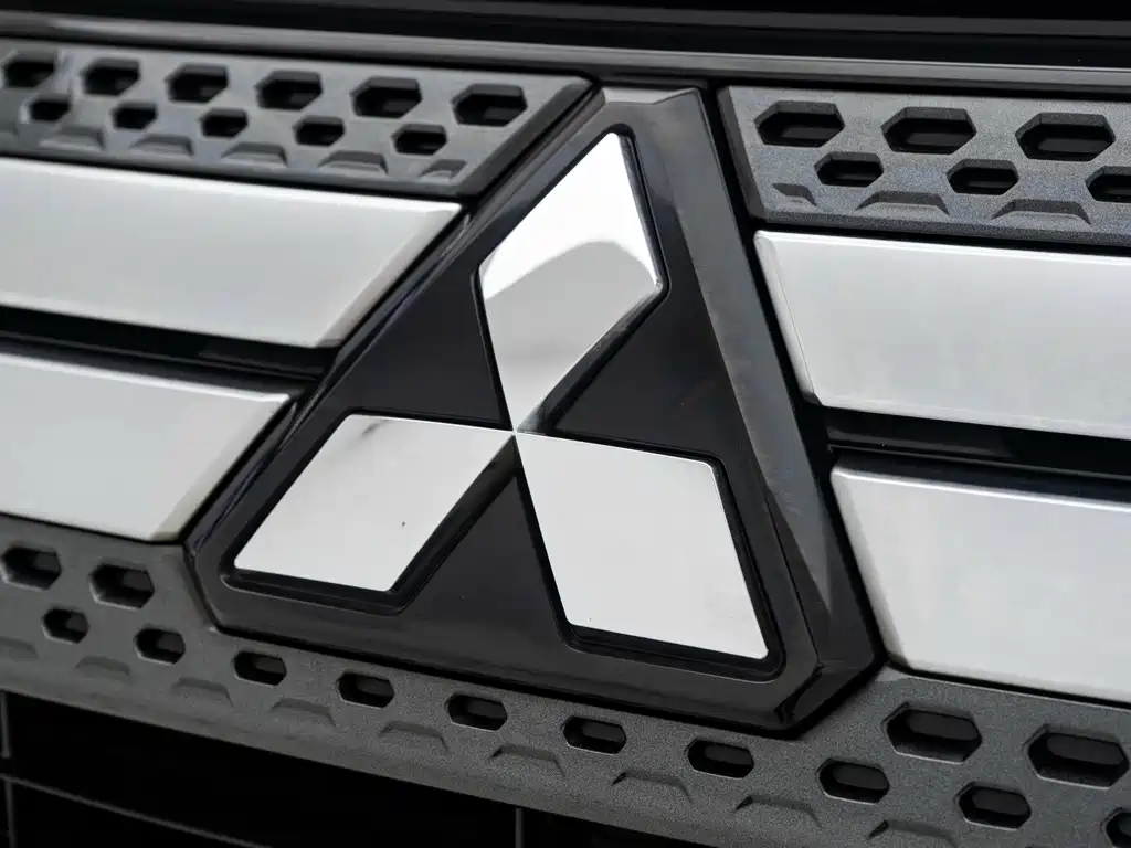 Mitsubishi Outlander 2019 — фото 23