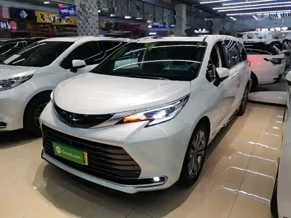 Toyota Sienna 2023