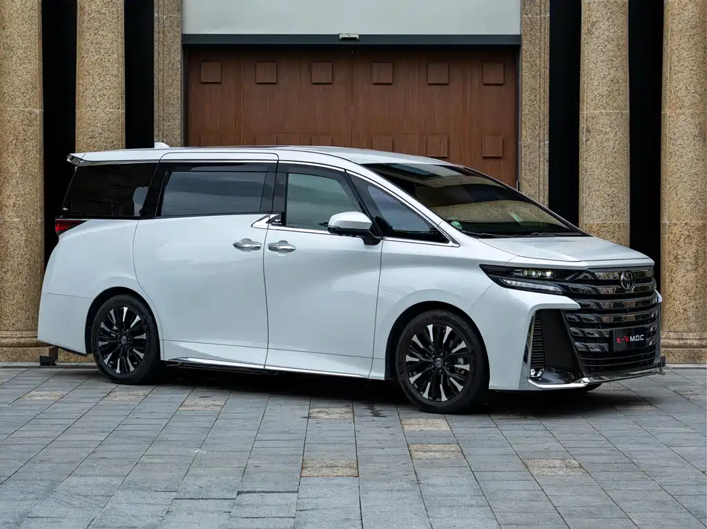 Toyota Vellfire 2023 — фото 3
