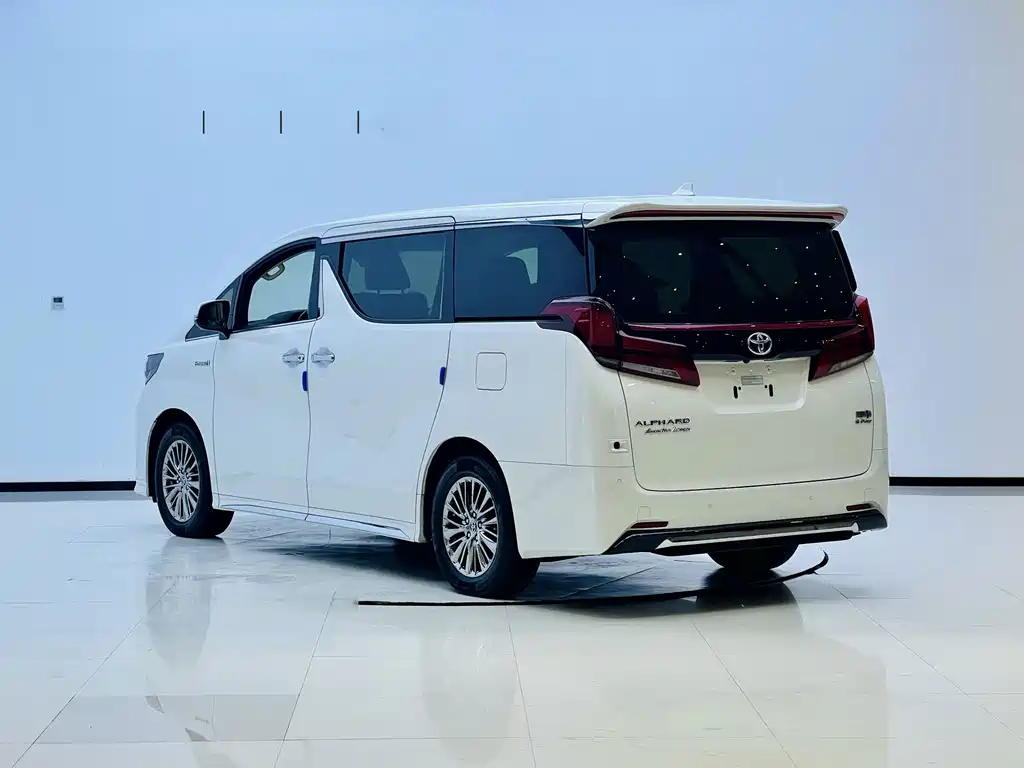 Toyota Alphard 2022 — фото 3