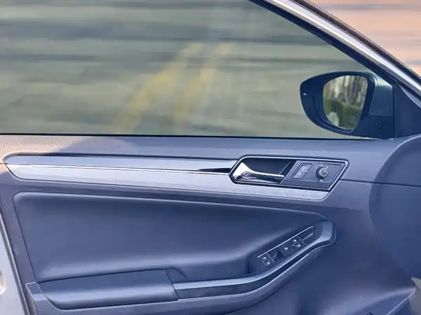 Volkswagen Sagitar 2018
