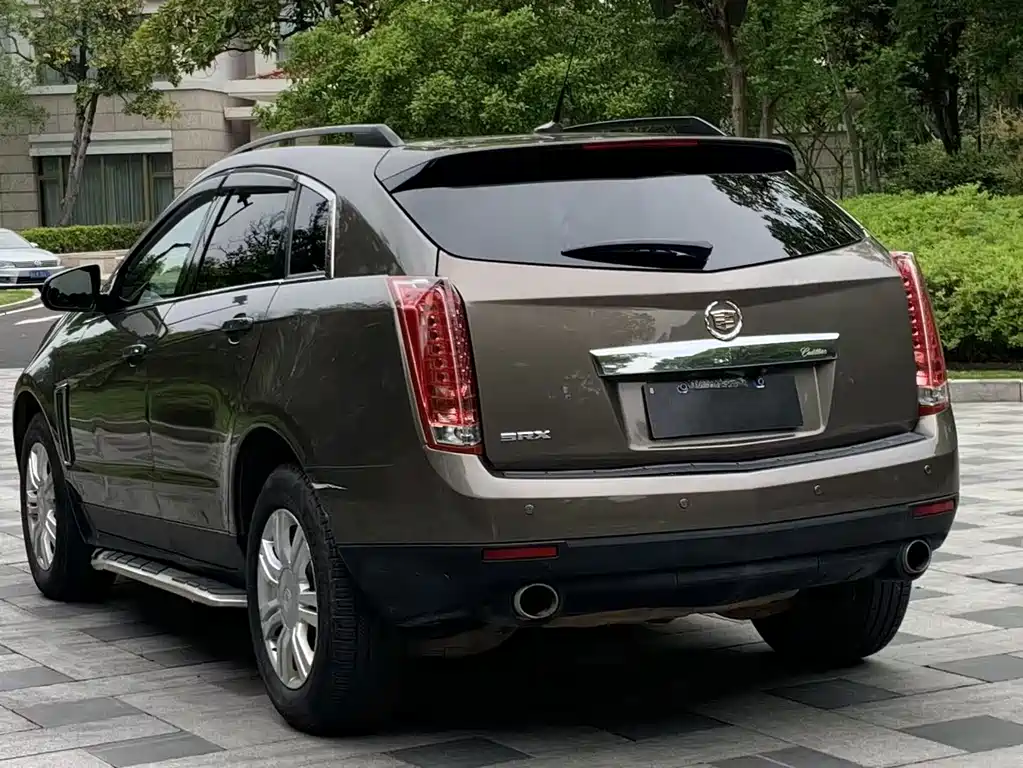 Cadillac SRX 2015 — фото 9