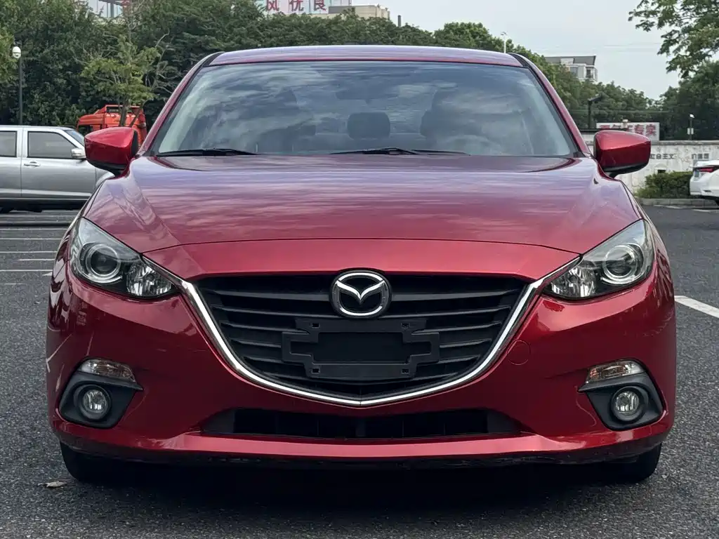Mazda 3 Axela 2015