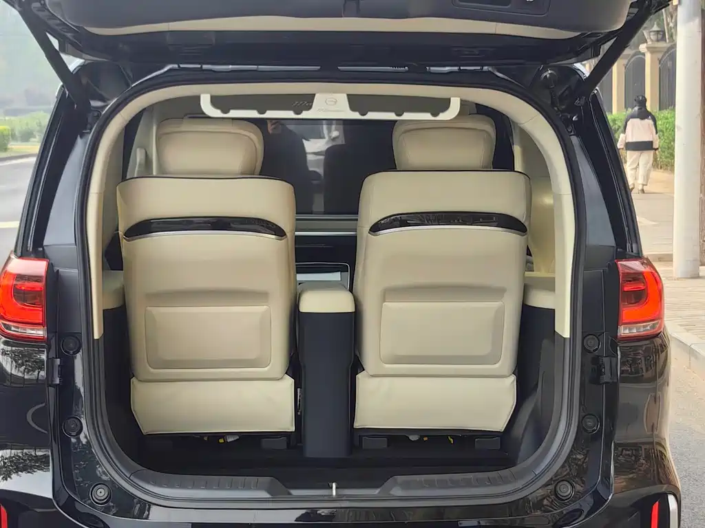 GAC Motor Trumpchi M8 2022 — фото 22