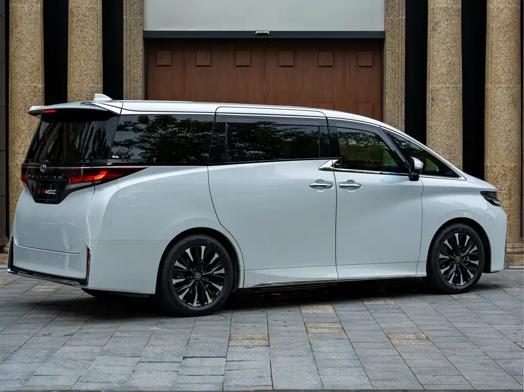 Toyota Vellfire 2023 — фото 6