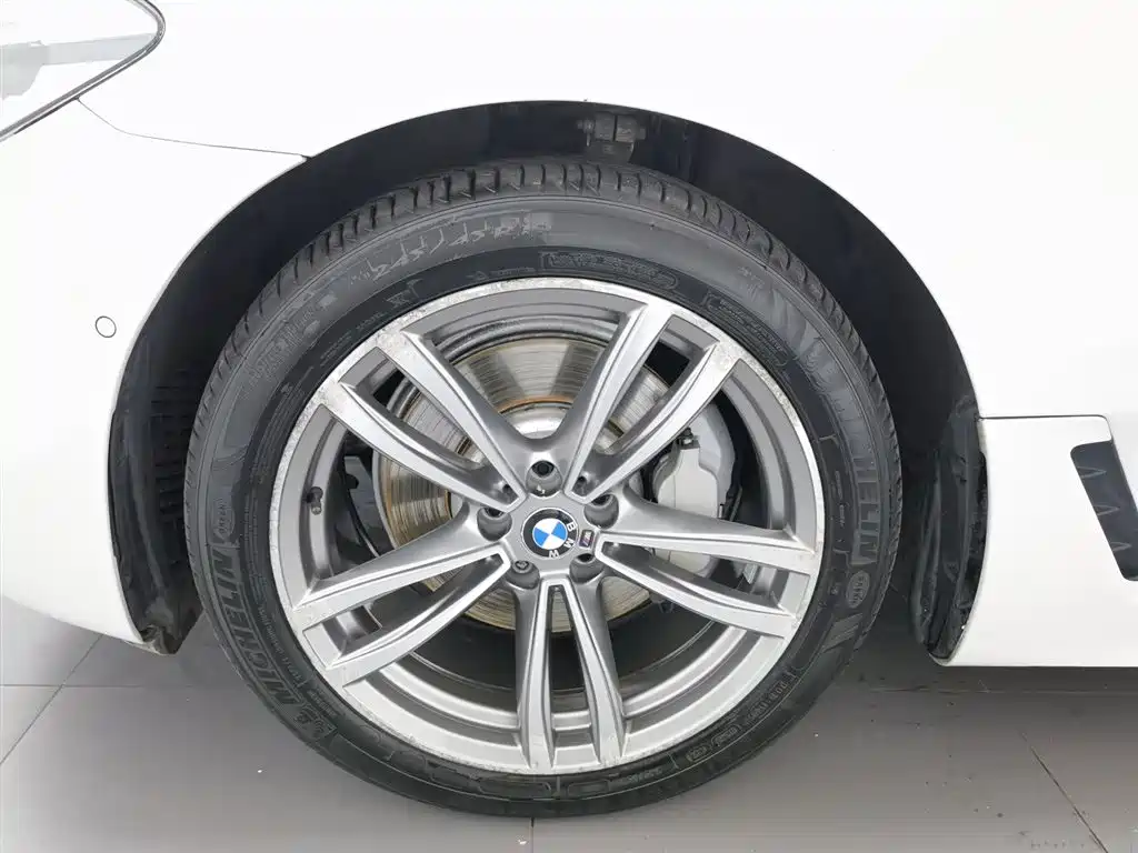 BMW 6 Series GT 2018 — фото 17