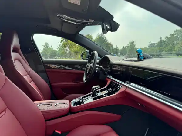 Porsche Panamera 2023
