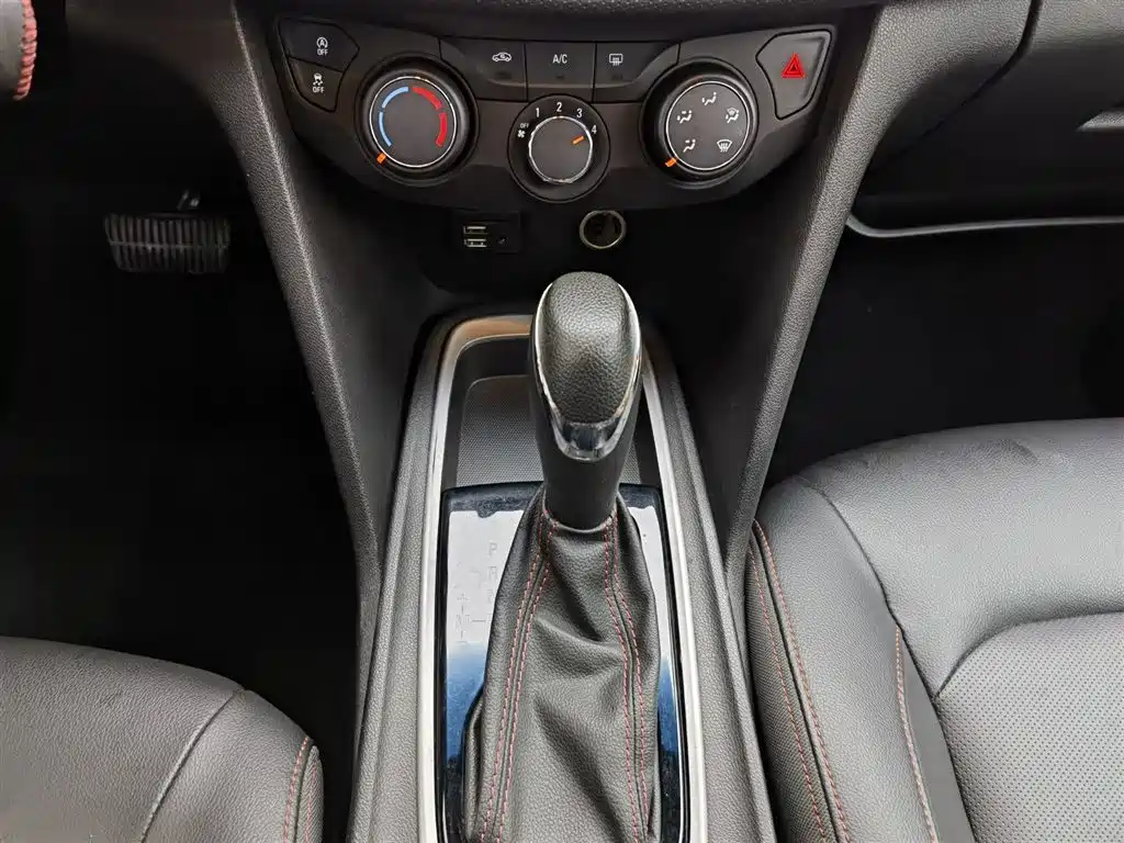 Chevrolet Monza 2020 — фото 13