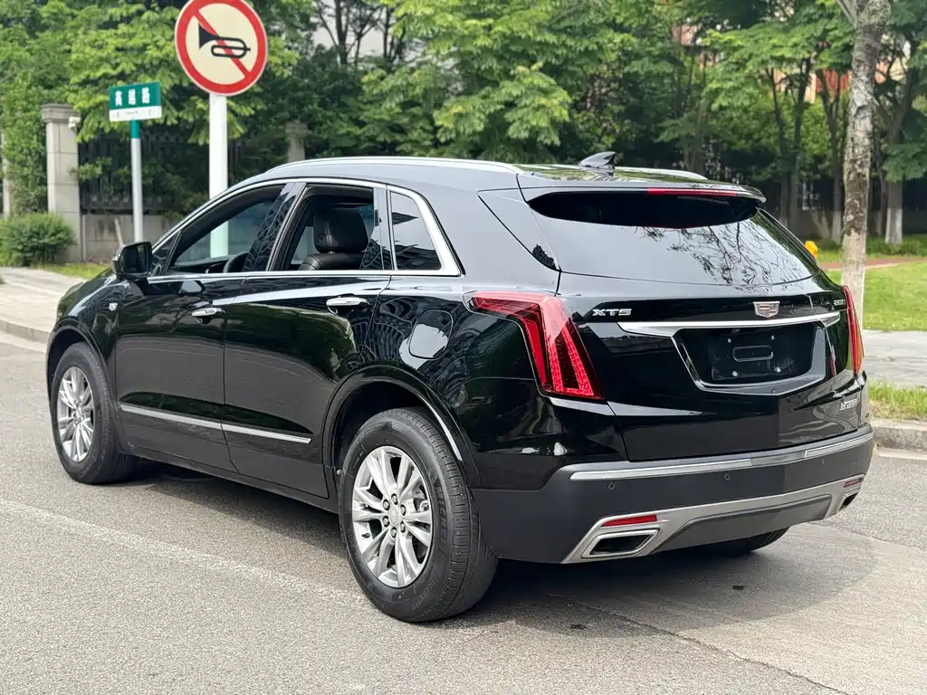 Cadillac XT5 2021 — фото 4