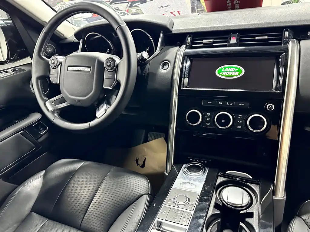 Land Rover Discovery 2018 — фото 12