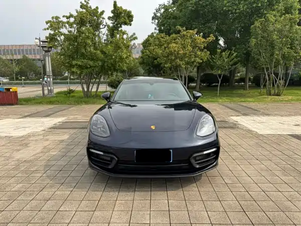Porsche Panamera 2023