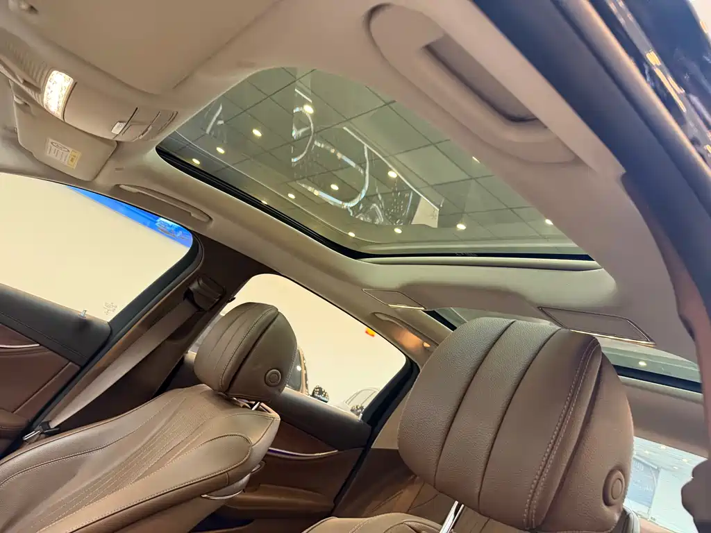Mercedes-Benz E-Class 2022