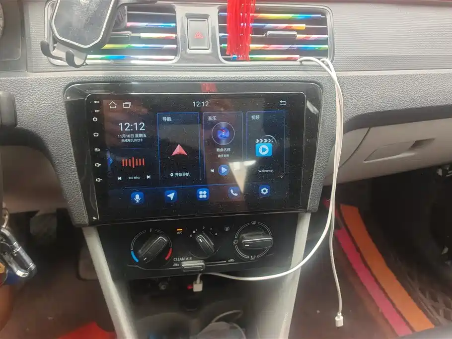 Skoda Rapid 2018 — фото 13