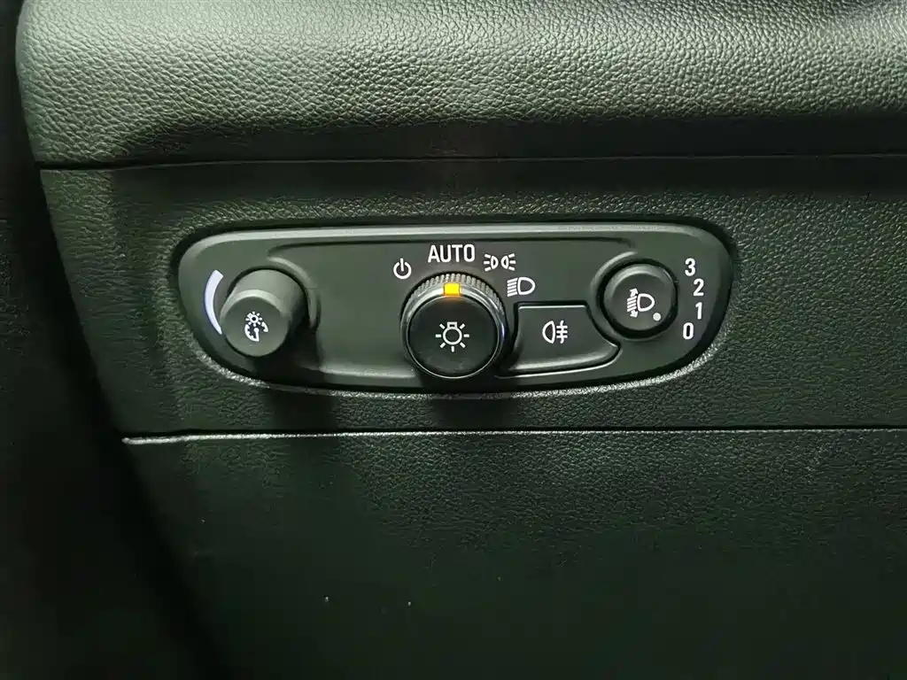 Buick Envision Plus 2023 — фото 21