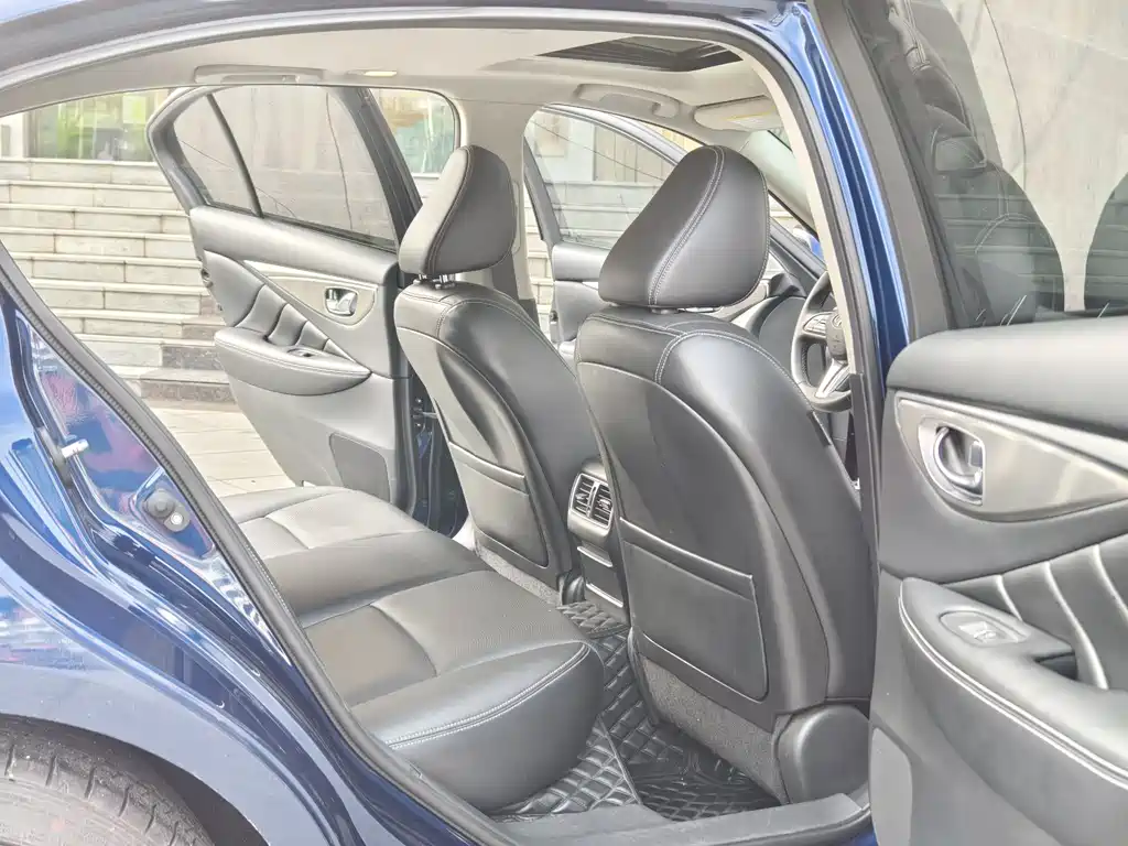 Infiniti Q50L 2023 — фото 10