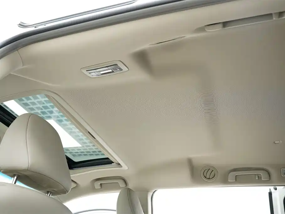 Toyota Sienna 2016 — фото 14