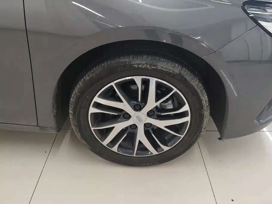 Geely Emgrand 2025