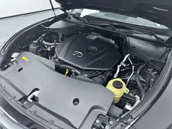 Infiniti Q70 2020