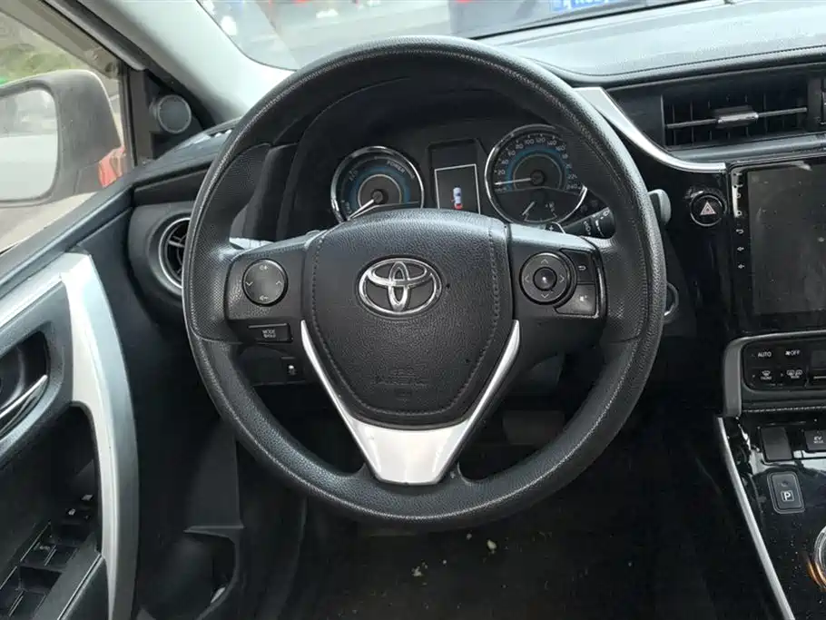 Toyota Corolla 2017 — фото 15