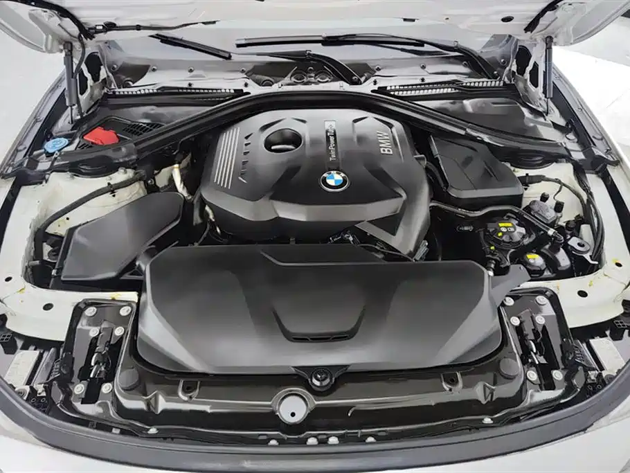 BMW 3 Series 2017 — фото 10