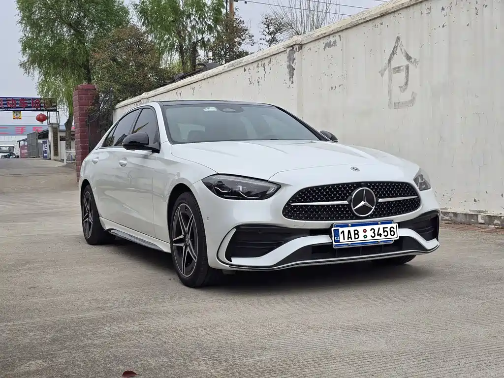 Mercedes-Benz C-Class 2023 — фото 3