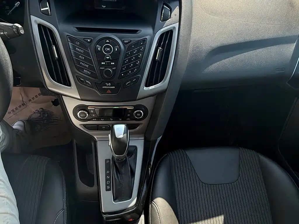 Ford Focus 2015 — фото 14