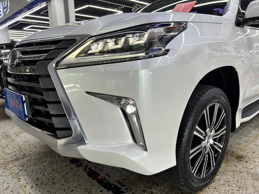 Lexus LX 2020 — фото 11