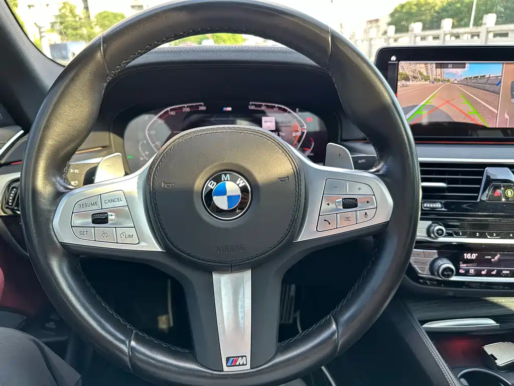 BMW 5 Series 2023 — фото 18