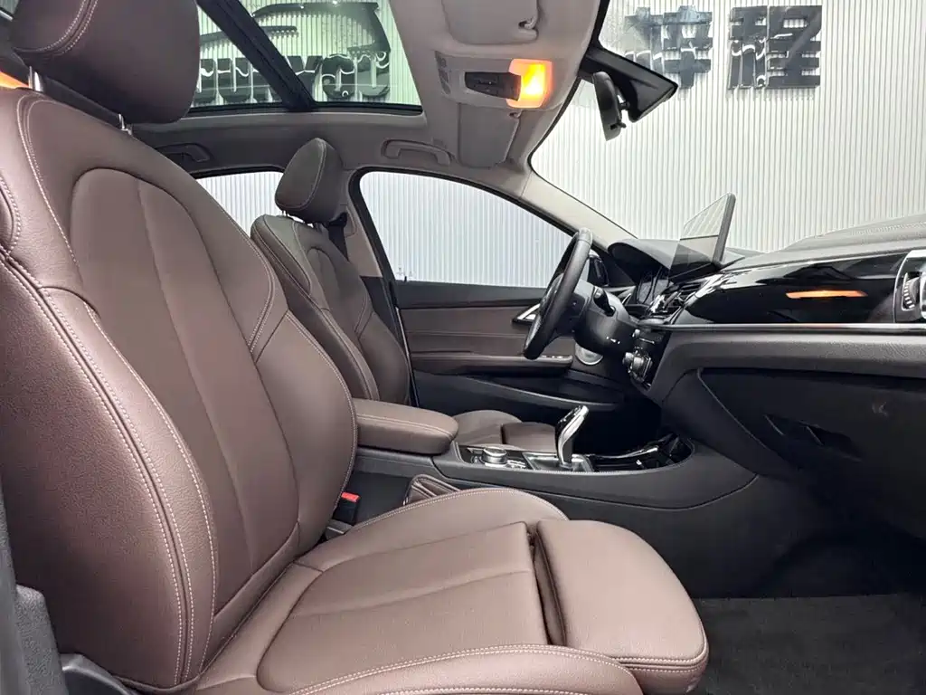 BMW 1 Series 2023 — фото 15