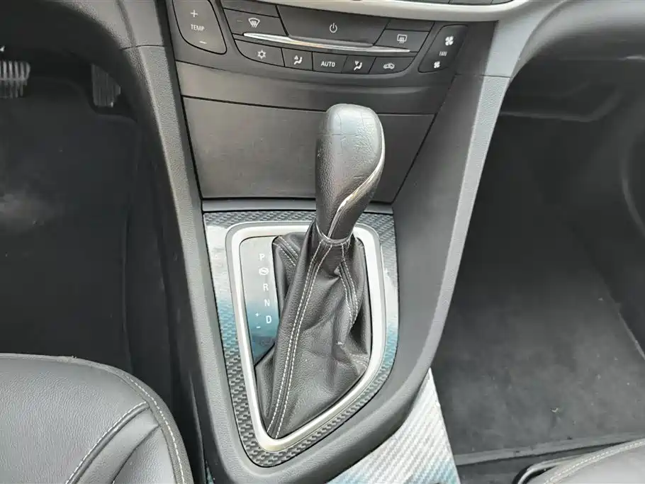 Buick Excelle 2017 — фото 16