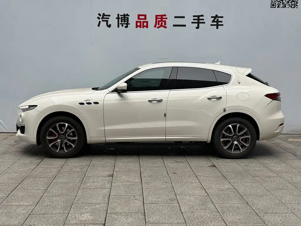 Maserati Levante 2023 — фото 7