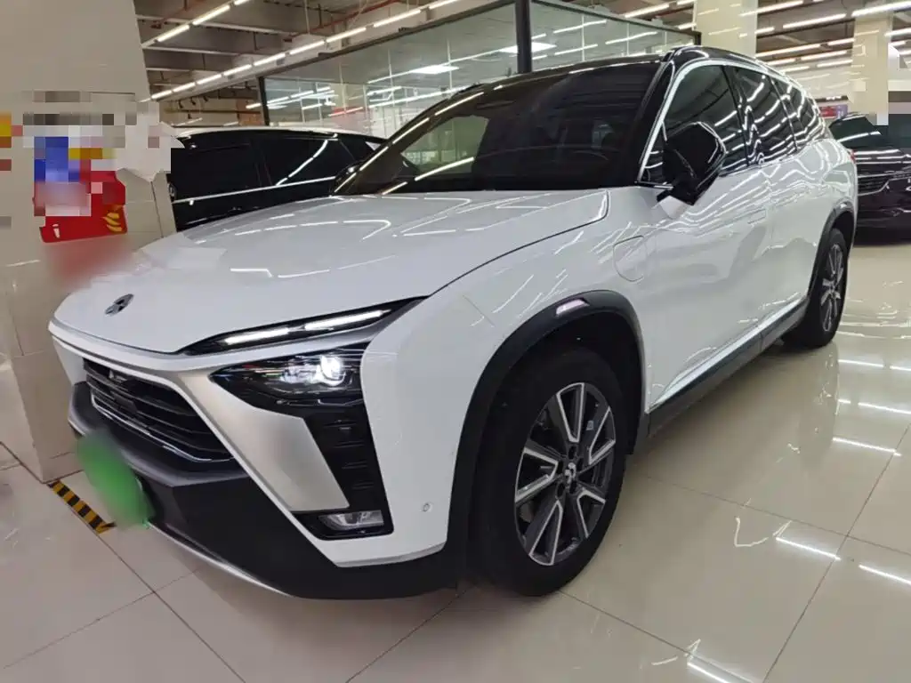 NIO ES8 2021