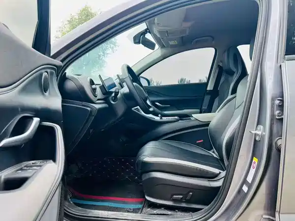 BYD Sealion 05 DM-i 2025