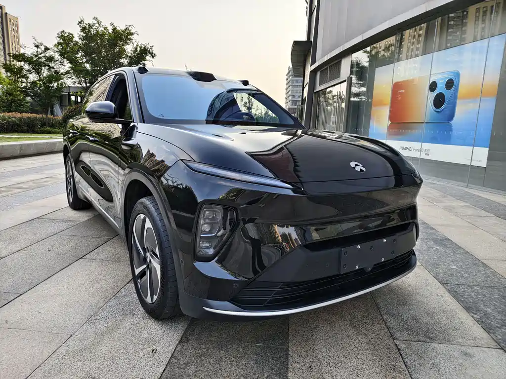 NIO ES8 2024