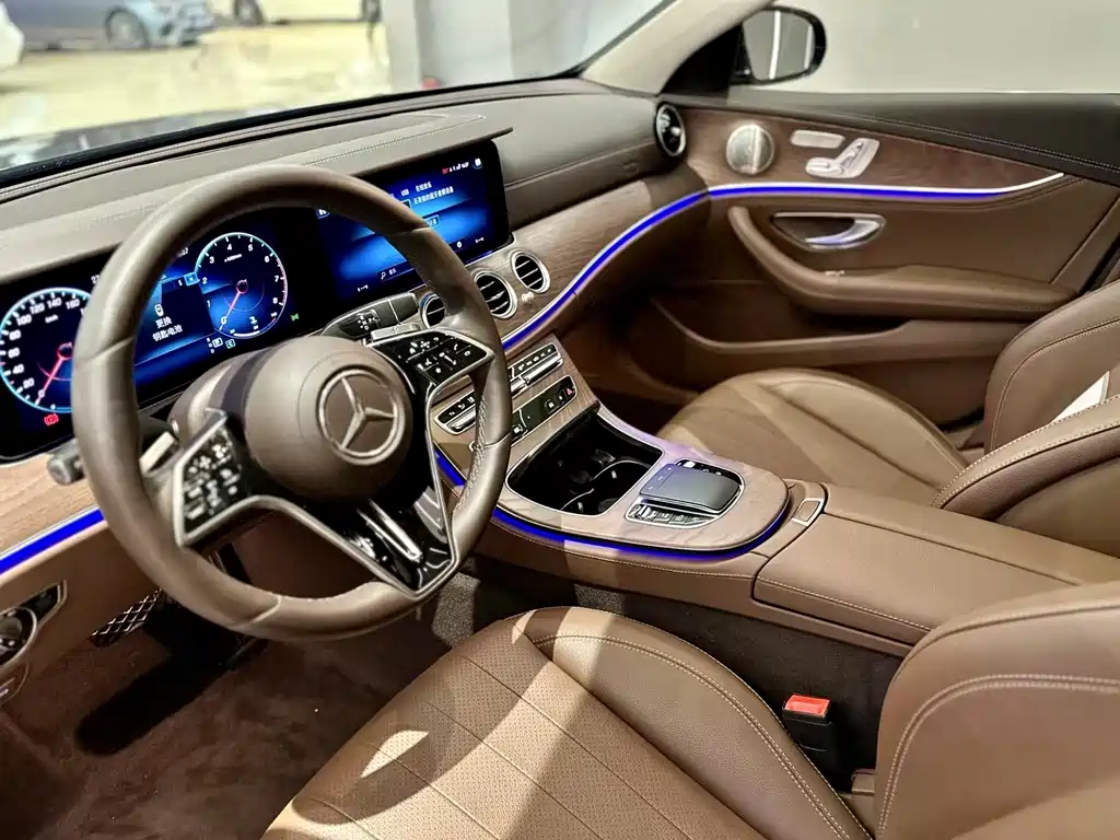 Mercedes-Benz E-Class 2022 — фото 4