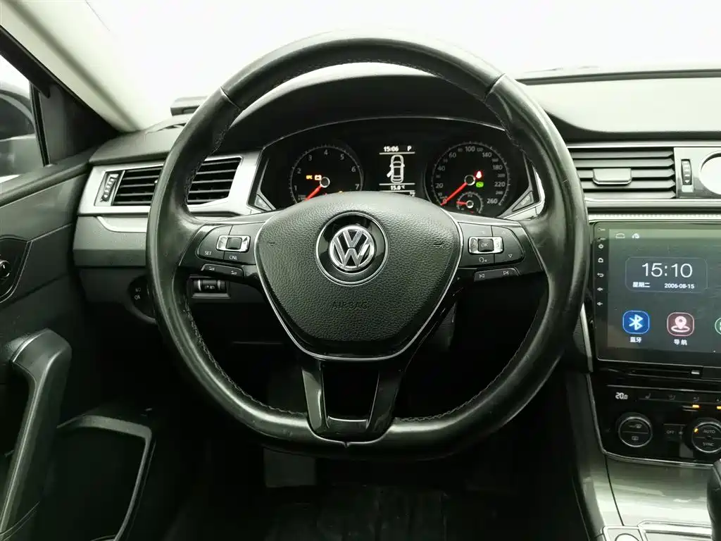 Volkswagen Passat 2018 — фото 11