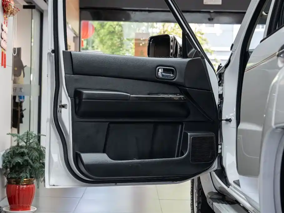 Nissan Patrol 2019 — фото 12