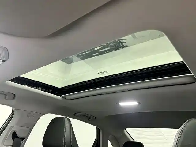 Geely Emgrand 2025 — фото 14