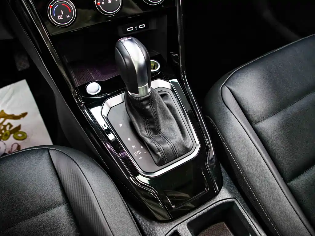 Volkswagen T-Roc 2022 — фото 11
