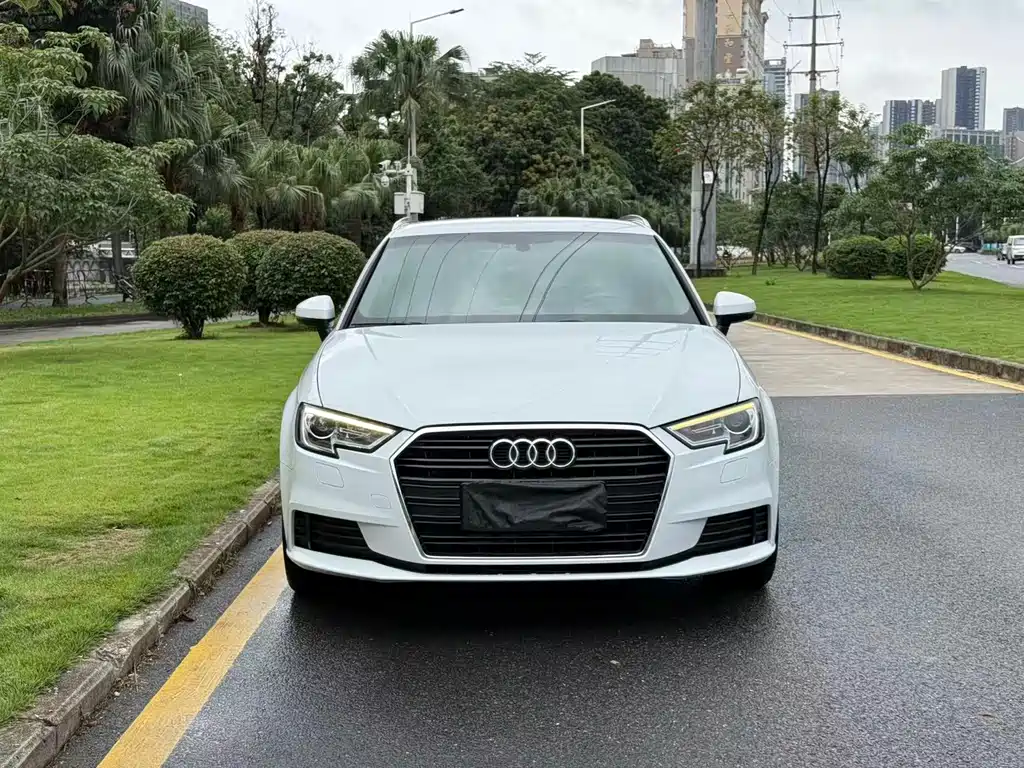 Audi A3 2018 — фото 2