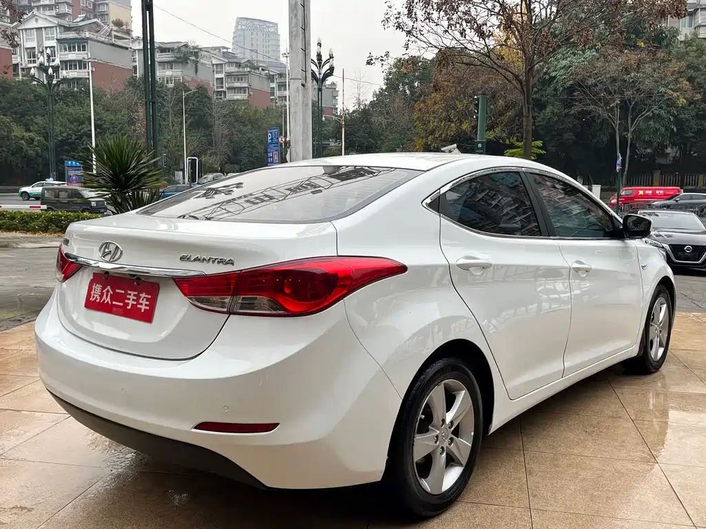 Hyundai Elantra Langdong 2014 — фото 14