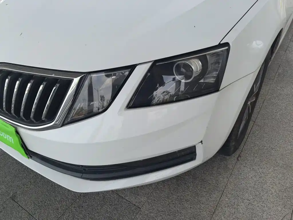 Skoda Octavia 2018 — фото 24