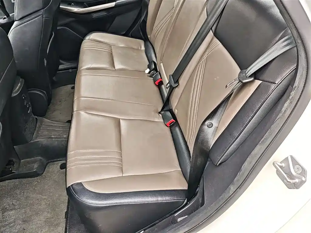 Ford Escort 2018 — фото 17