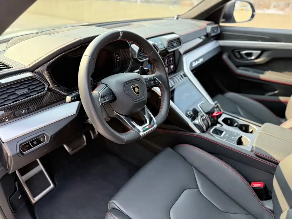 Lamborghini Urus 2019 — фото 16