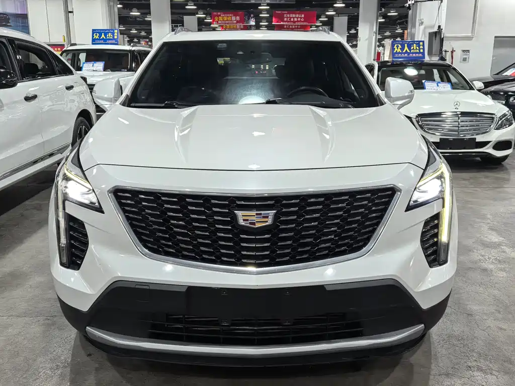Cadillac XT4 2019 — фото 1