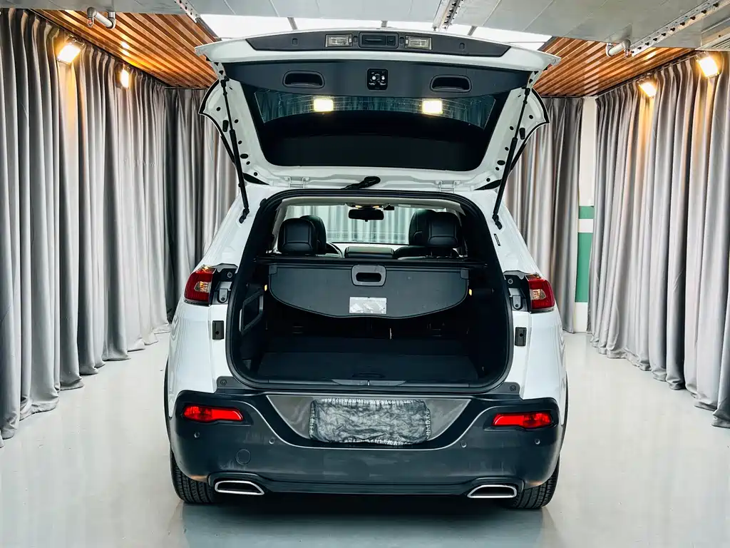 Jeep Cherokee 2016