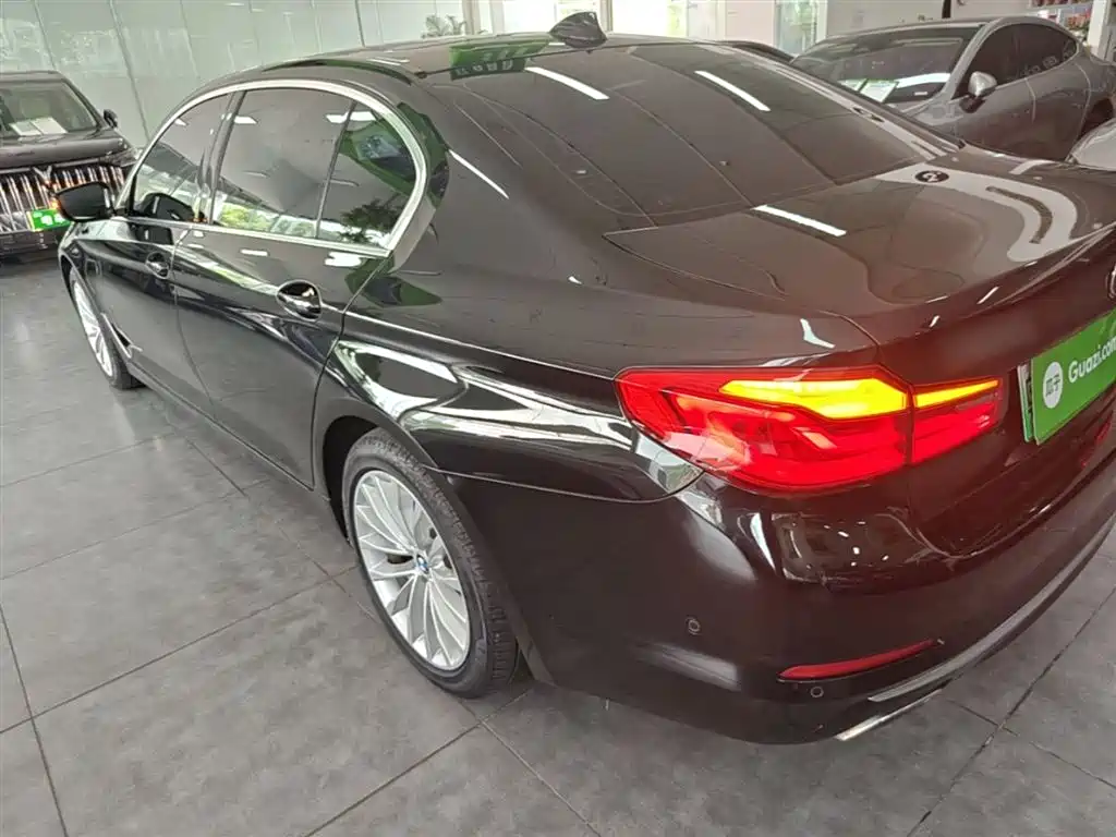 BMW 5 Series New Energy 2020 — фото 5