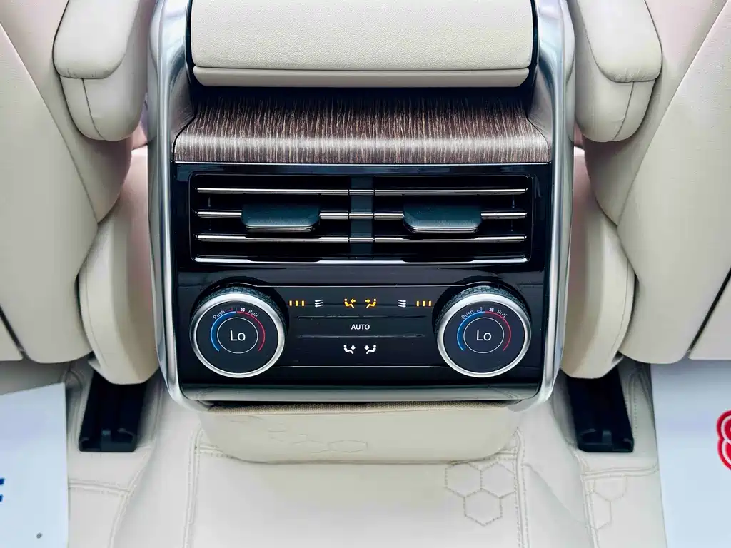 Land Rover Range Rover 2023 — фото 17