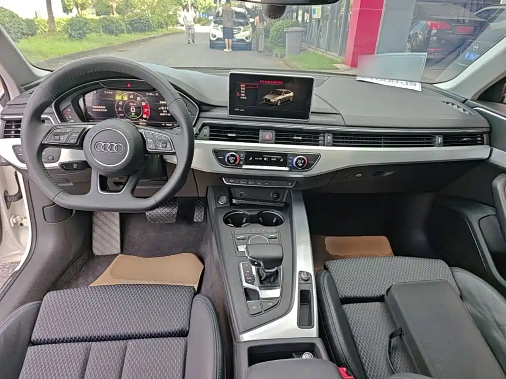 Audi A4L 2018