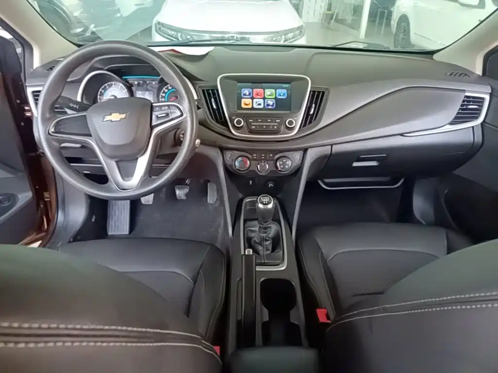 Chevrolet Cavalier 2019 — фото 10